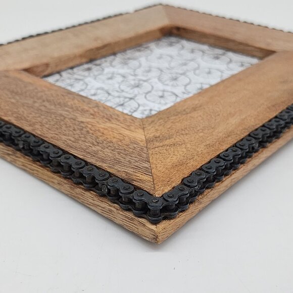 Rustic Wood Picture Frame With Bicycle Chain Border 3.5"x5.5" - Picture 10 of 11